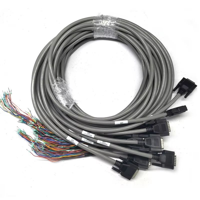 Custom Cable Design für fortschrittliche medizinische Ausrüstung. Flexible, biokompatible Kabel von zertifiziertem Hersteller von medizinischen Kabeln mit EMI-Schutz und langfristiger Signalstabilität.