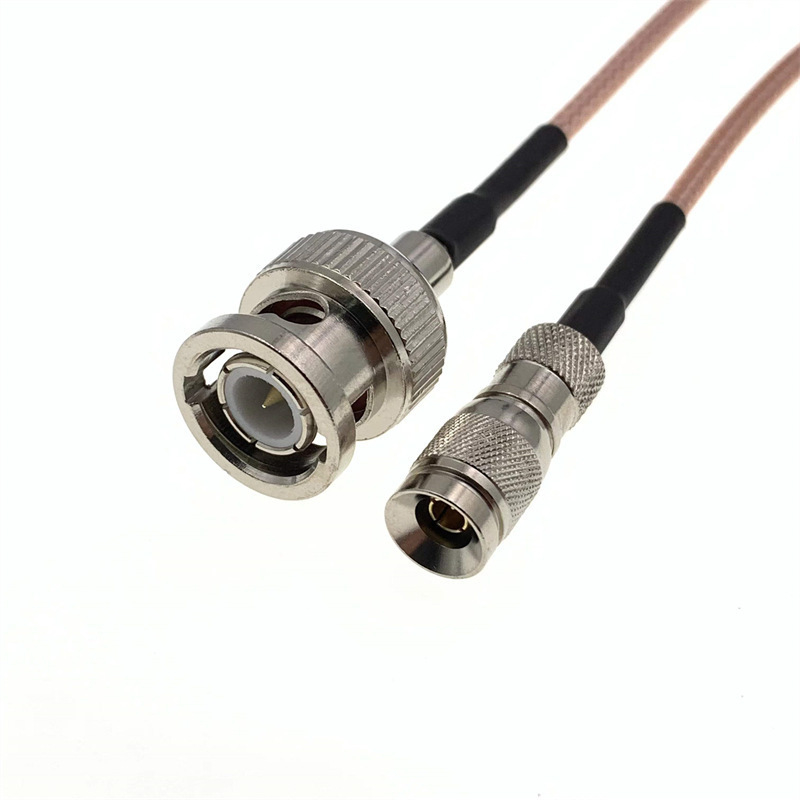 Maßgeschneiderte Koaxialkabellösungen mit verbesserter Haltbarkeit und Signalintegrität, ideal für Telekommunikation, Automobilindustrie und medizinische Instrumente