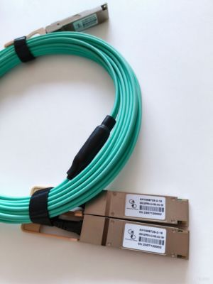 QSFP-40G-kompatible Kabel mit kundenspezifischem Kabeldesign durch führenden Hersteller von Drahtsaum ♪ Hochgeschwindigkeitssignalbauten für Unternehmensnetzwerke und optische Module
